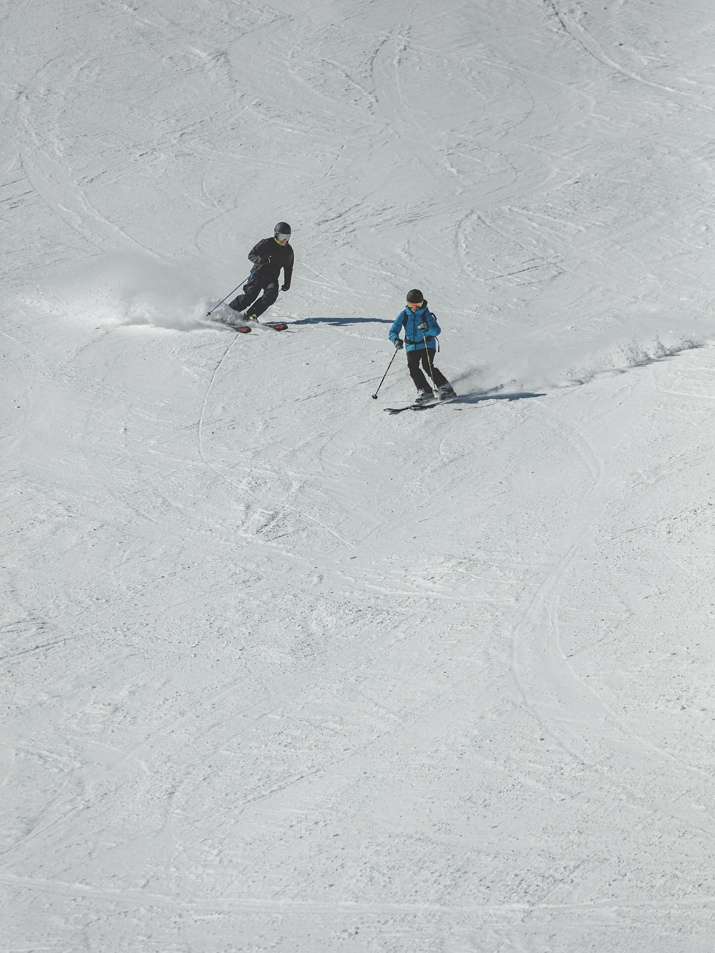Photo by Hotel Drei Zinnen in Sexten Dolomites. May be an image of snowboarding, ski, ski slope, snow and text.